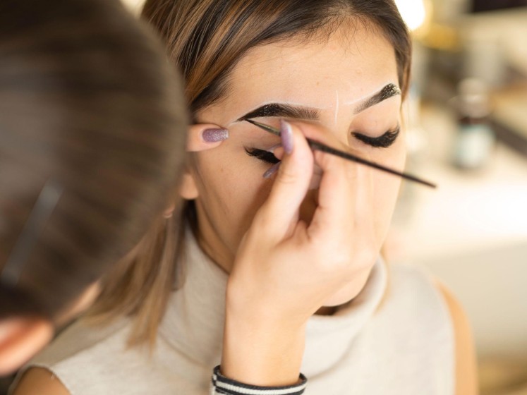 Eyebrow Tinting